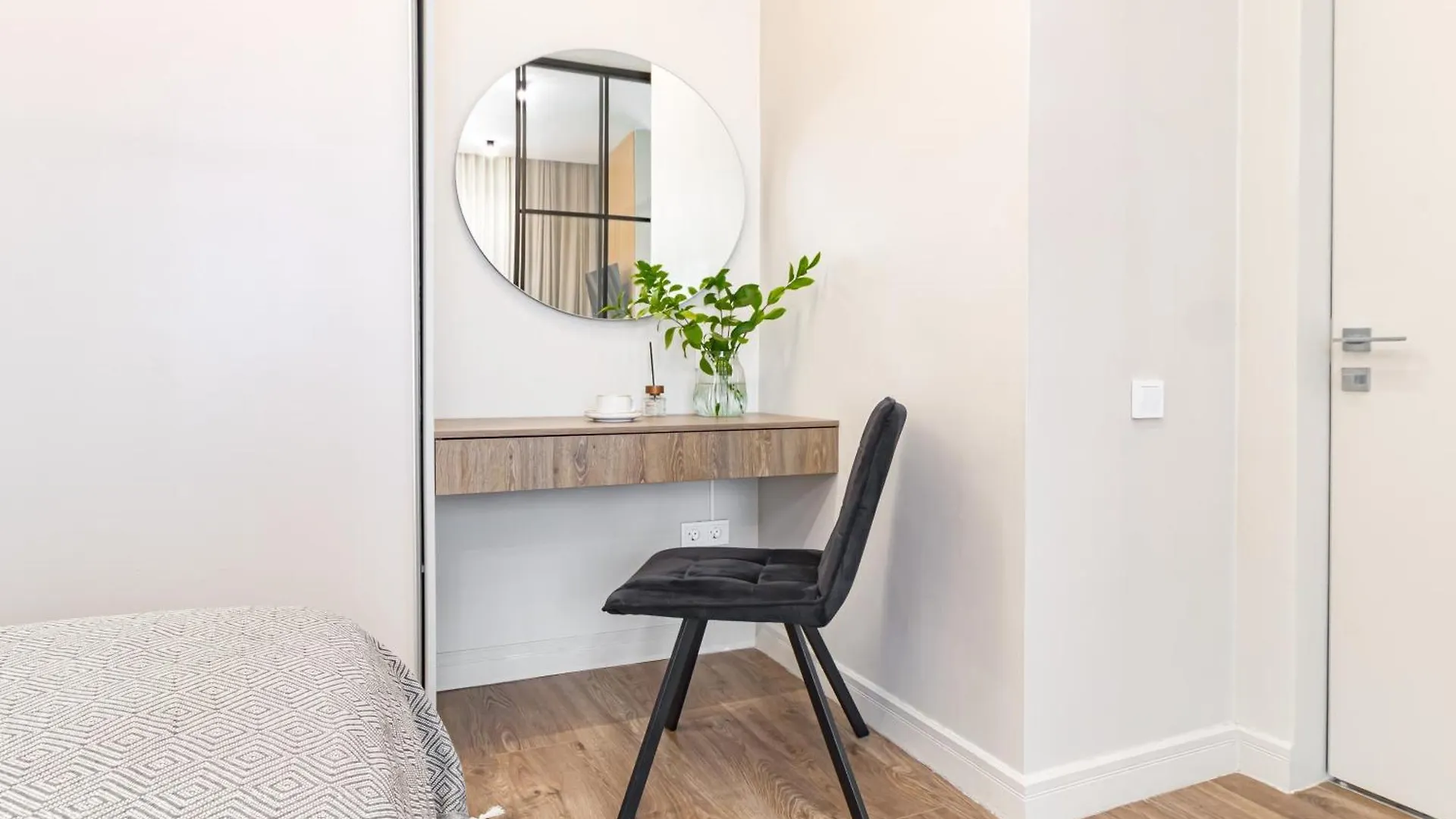 Tokyo One Room Apartments, A Residential Complex Αστάνα Καζακστάν