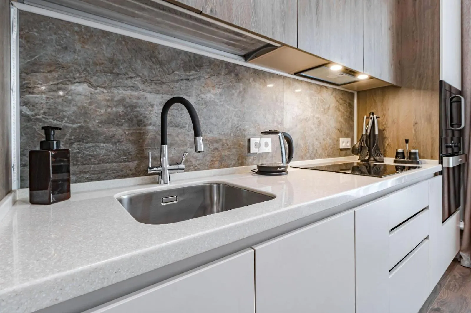Tokyo One Room Apartments, A Residential Complex Αστάνα Καζακστάν